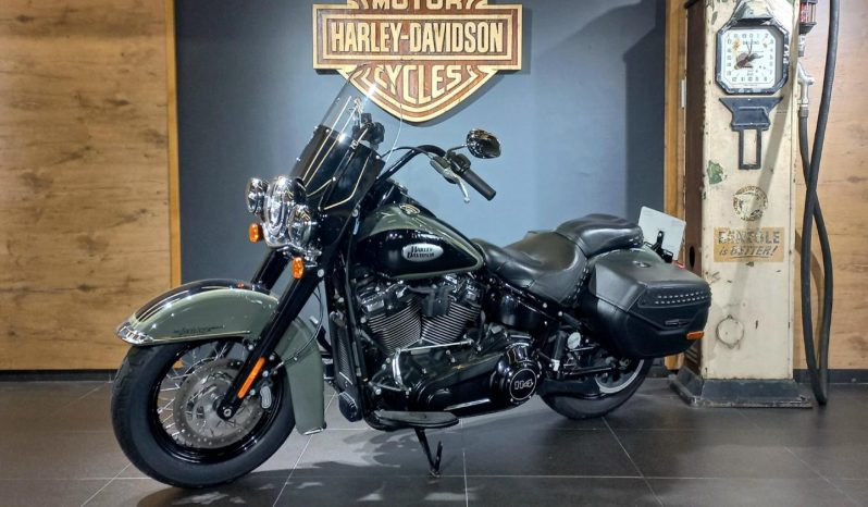 
								Harley Davidson Softail Heritage Classic 114 full									