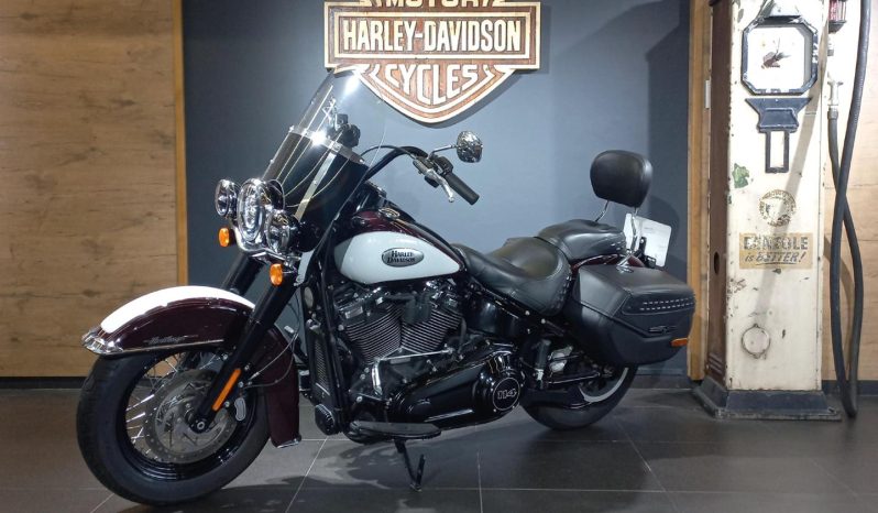 
								Harley Davidson Softail Heritage Classic 114 full									