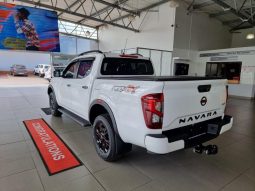 
										Nissan Navara 2.5D Pro-4X D Cab 4X4 At full									