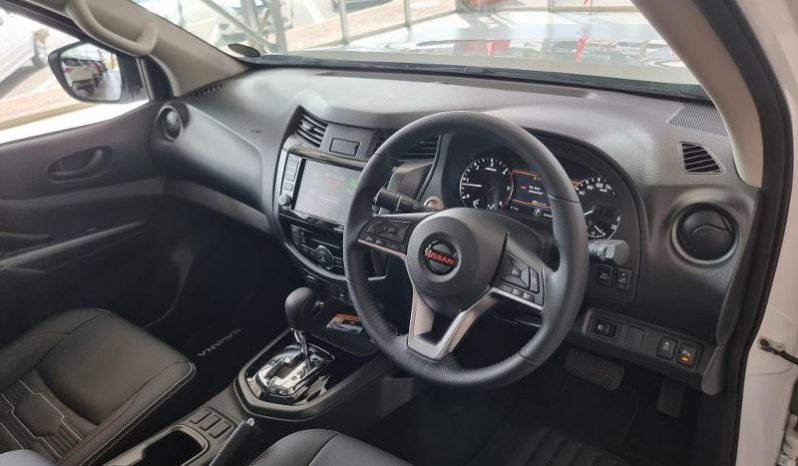 
								Nissan Navara 2.5D Pro-4X D Cab 4X4 At full									