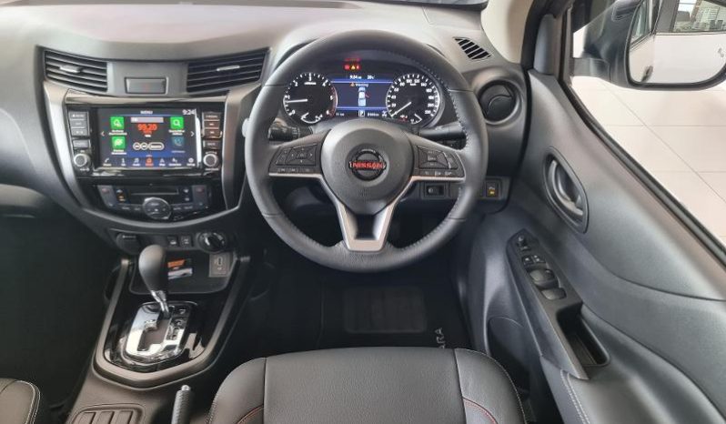 
								Nissan Navara 2.5D Pro-4X D Cab 4X4 At full									