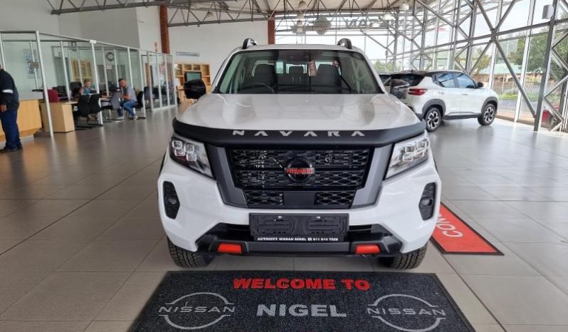 
								Nissan Navara 2.5D Pro-4X D Cab 4X4 At full									