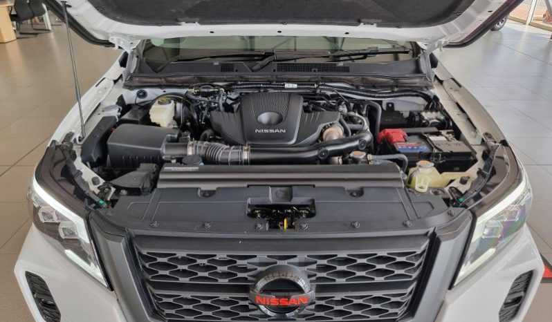 
								Nissan Navara 2.5D Pro-4X D Cab 4X4 At full									