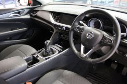 
										VAUXHALL INSIGNIA SPORTS TOURER 1.6 DESIGN NAV ECOTEC 5d 108 BHP SAT NAV + BLUETOO full									