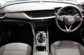 VAUXHALL INSIGNIA SPORTS TOURER 1.6 DESIGN NAV ECOTEC 5d 108 BHP SAT NAV + BLUETOO