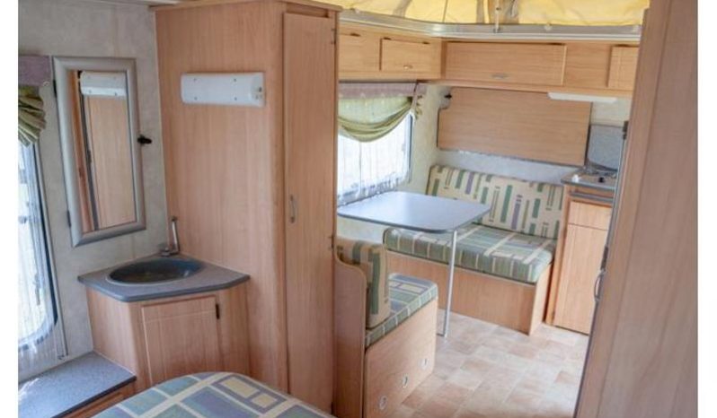 
								Caravan Gypsey Romany full									