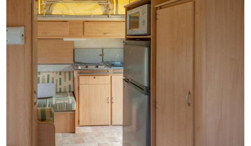
								Caravan Gypsey Romany full									
