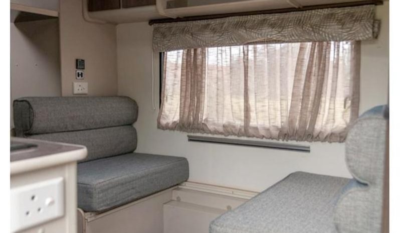 
								Caravan Jurgens Exclusive full									