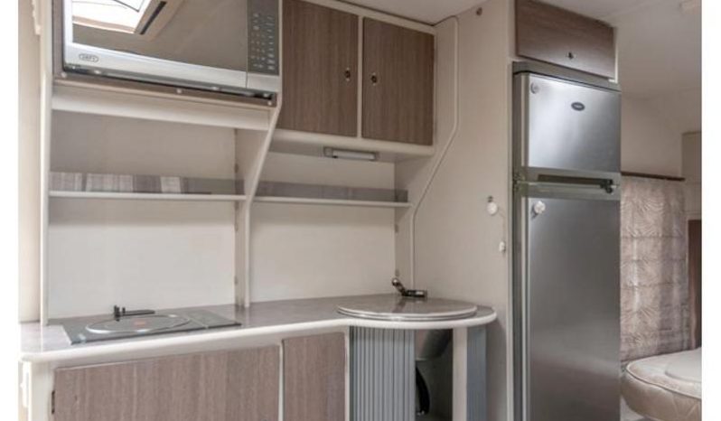 
								Caravan Jurgens Exclusive full									