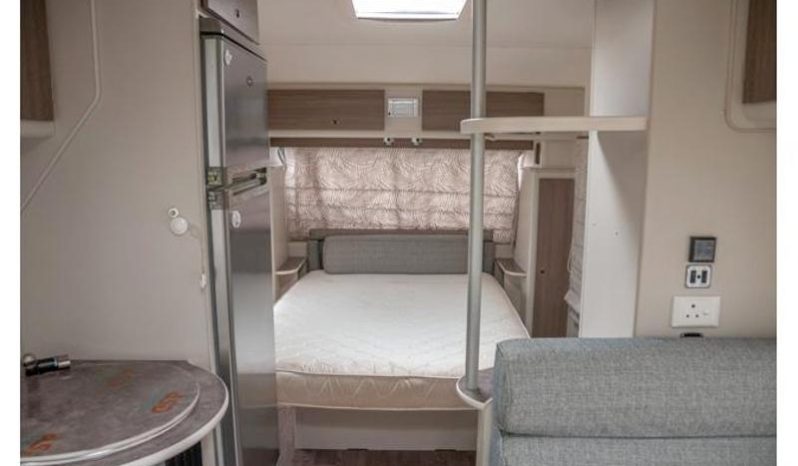 
								Caravan Jurgens Exclusive full									