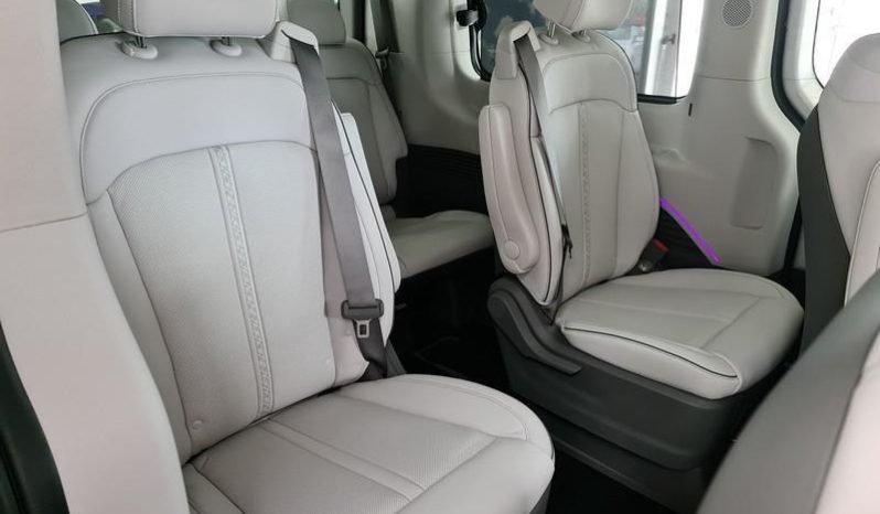 
								Hyundai Staria 2.2D Luxury 9 Seater At full									