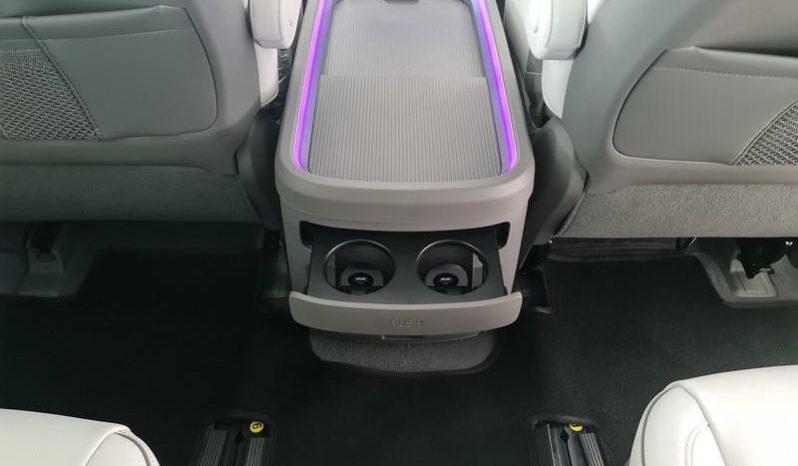 
								Hyundai Staria 2.2D Luxury 9 Seater At full									