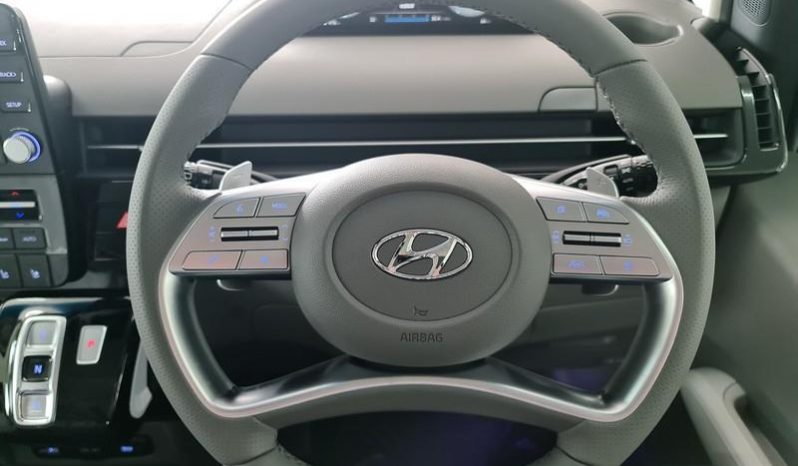 
								Hyundai Staria 2.2D Luxury 9 Seater At full									