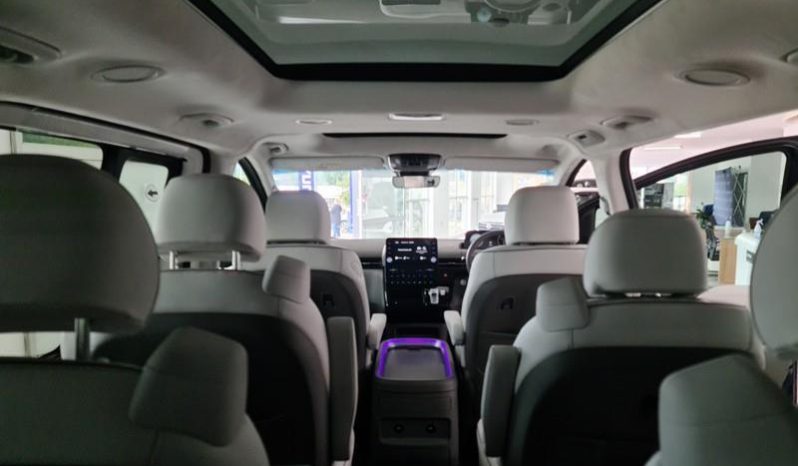 
								Hyundai Staria 2.2D Luxury 9 Seater At full									