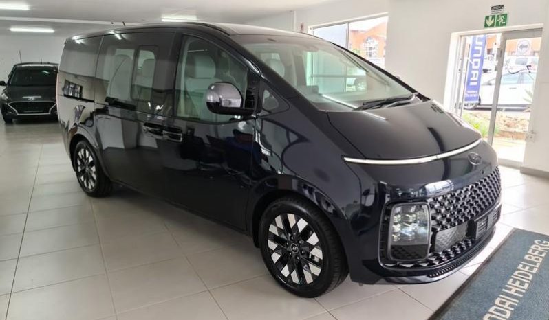 
								Hyundai Staria 2.2D Luxury 9 Seater At full									