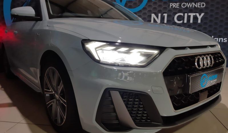 
								Audi A1 Sportback 30 Tfsi S Line S Tronic full									