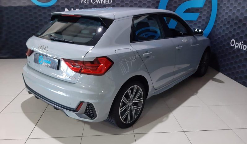 
								Audi A1 Sportback 30 Tfsi S Line S Tronic full									