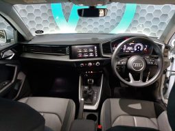 
										Audi A1 Sportback 30 Tfsi S Line S Tronic full									