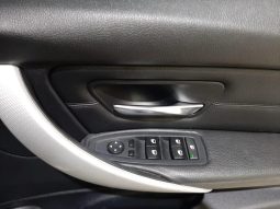 
										BMW 3 Series Sedan 328i M Sport Steptronic full									
