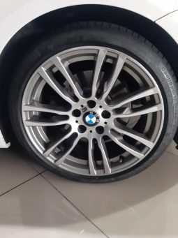 
										BMW 3 Series Sedan 328i M Sport Steptronic full									