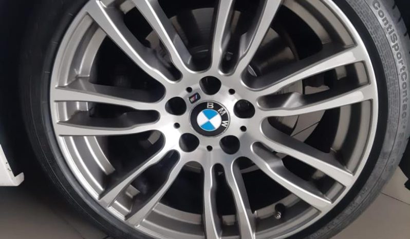 
								BMW 3 Series Sedan 328i M Sport Steptronic full									