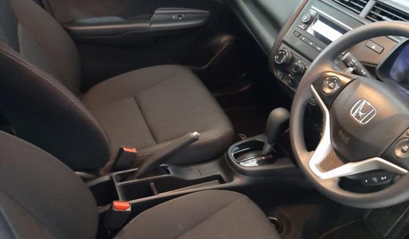 
								Honda Jazz 1.2 Comfort Cvt full									