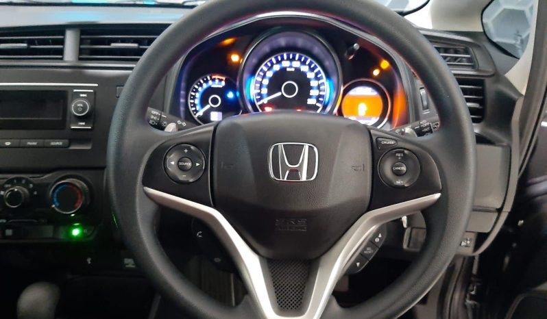 
								Honda Jazz 1.2 Comfort Cvt full									