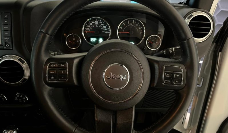 
								Jeep Wrangler Unlimited 3.6 Sahara At full									