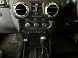 
										Jeep Wrangler Unlimited 3.6 Sahara At full									