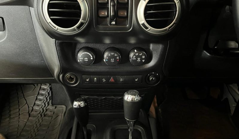 
								Jeep Wrangler Unlimited 3.6 Sahara At full									