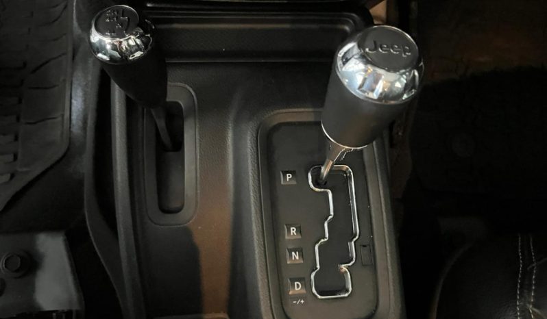 
								Jeep Wrangler Unlimited 3.6 Sahara At full									