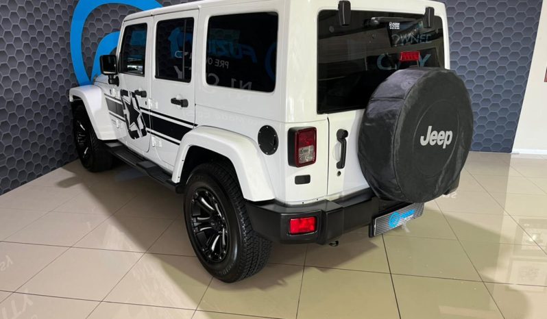 
								Jeep Wrangler Unlimited 3.6 Sahara At full									