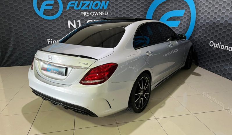 
								Mercedes Benz C-Class Sedan Mercedes-Amg C 43 4matic 9G-Tronic full									
