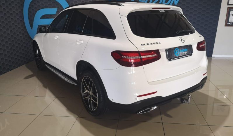 
								Mercedes Benz Glc Glc 250 D 4matic Amg 9G-Tronic full									