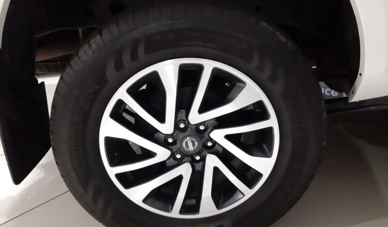 
								Nissan Navara Diesel 2.3D LE 4X4 AT DC + Leather full									