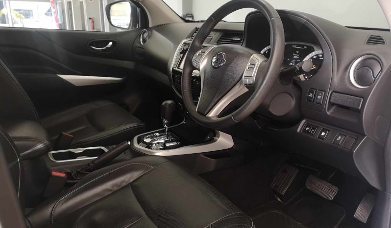 
								Nissan Navara Diesel 2.3D LE 4X4 AT DC + Leather full									
