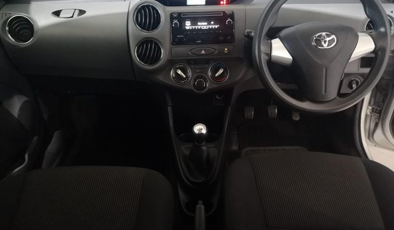
								Toyota Etios Sc 1.5 Sprint 5-Door full									
