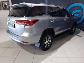 Toyota Fortuner 2.4 Gd-6 Raised Body At
