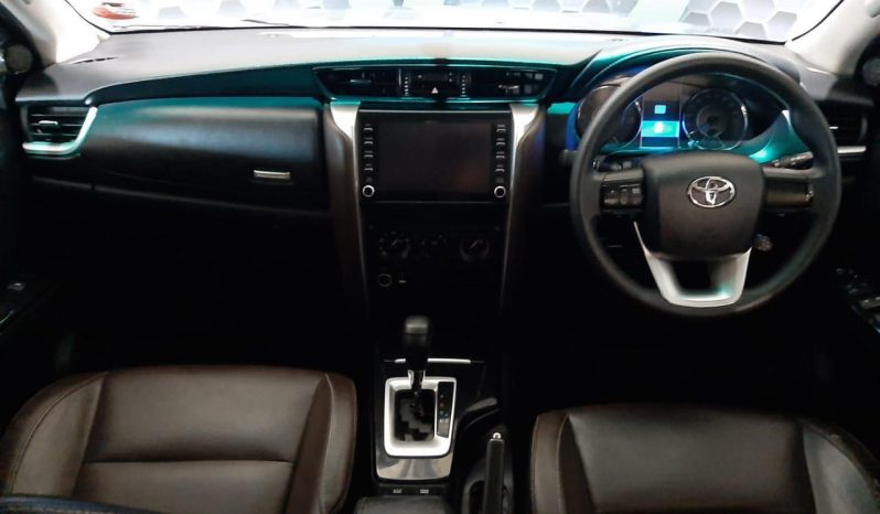 
								Toyota Fortuner 2.4 Gd-6 Raised Body At full									