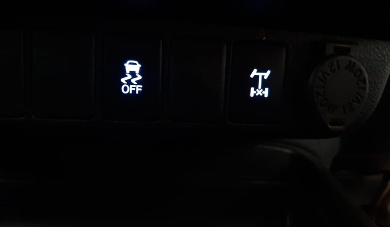 
								Toyota Hilux 2.4 Gd-6 D/cab Rb Srx At full									