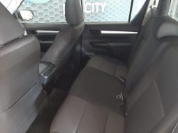 
										Toyota Hilux 2.4 Gd-6 D/cab Rb Srx At full									