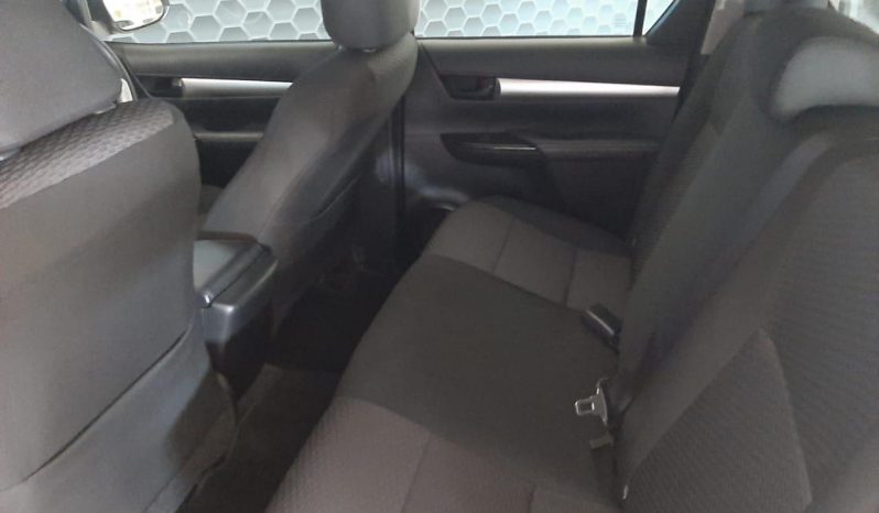 
								Toyota Hilux 2.4 Gd-6 D/cab Rb Srx At full									