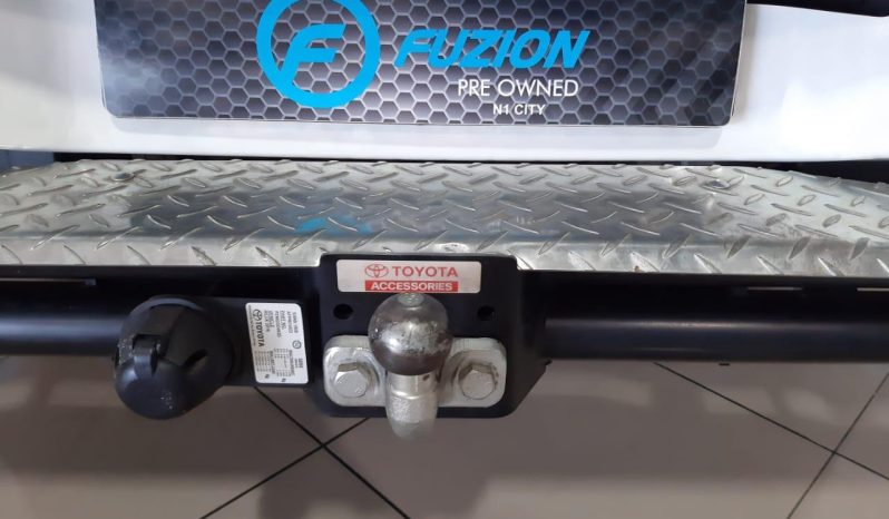 
								Toyota Hilux 2.4 Gd-6 D/cab Rb Srx At full									