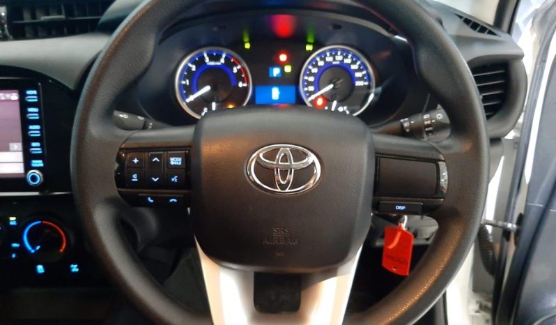 
								Toyota Hilux 2.4 Gd-6 D/cab Rb Srx At full									