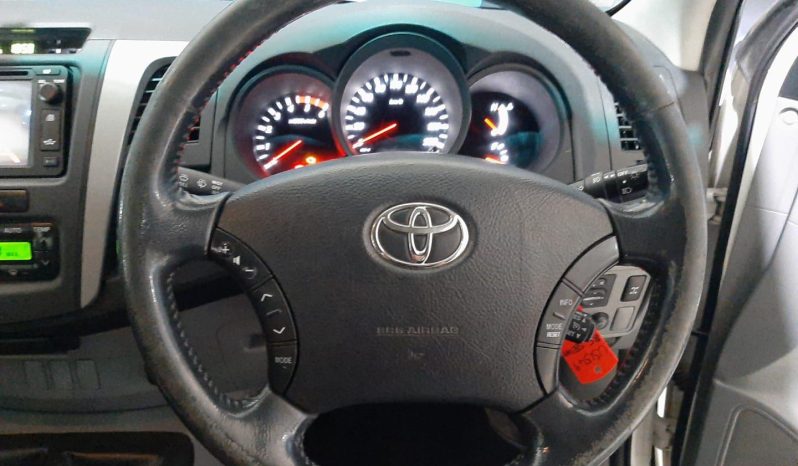 
								Toyota Hilux 3.0 D-4D D/cab 4X4 Raider full									