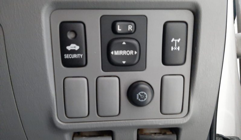 
								Toyota Hilux 3.0 D-4D D/cab 4X4 Raider full									