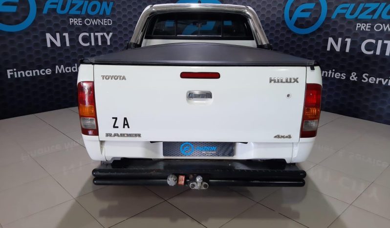 
								Toyota Hilux 3.0 D-4D D/cab 4X4 Raider full									