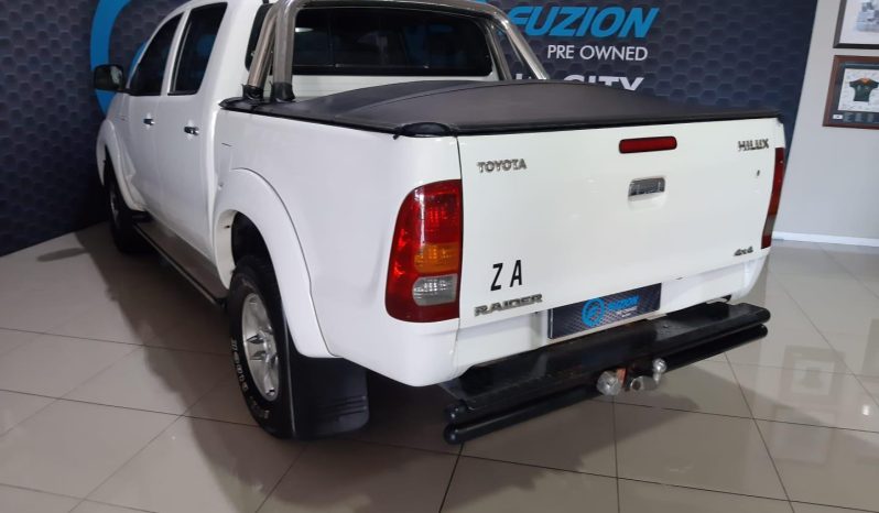 
								Toyota Hilux 3.0 D-4D D/cab 4X4 Raider full									