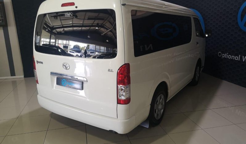 
								Toyota Quantum 2.5 D-4D 10-Seater Bus full									