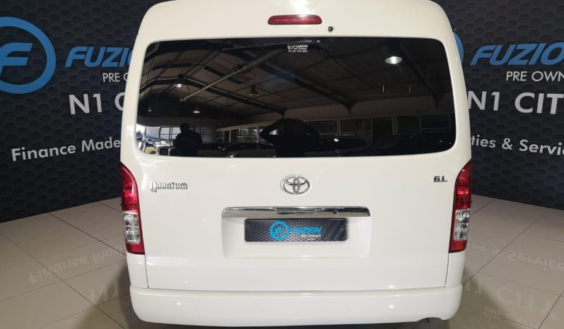 
								Toyota Quantum 2.5 D-4D 10-Seater Bus full									